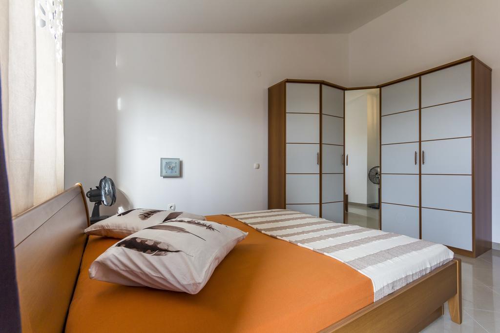 Apartments Gloria Liznjan Ngoại thất bức ảnh