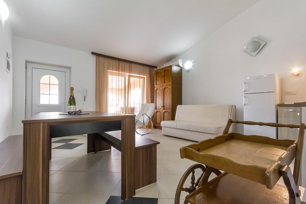 Apartments Gloria Liznjan Ngoại thất bức ảnh