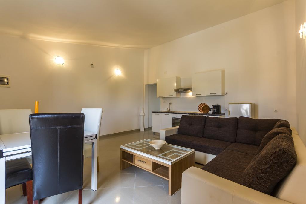 Apartments Gloria Liznjan Ngoại thất bức ảnh