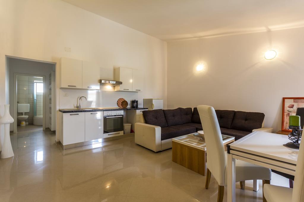 Apartments Gloria Liznjan Ngoại thất bức ảnh
