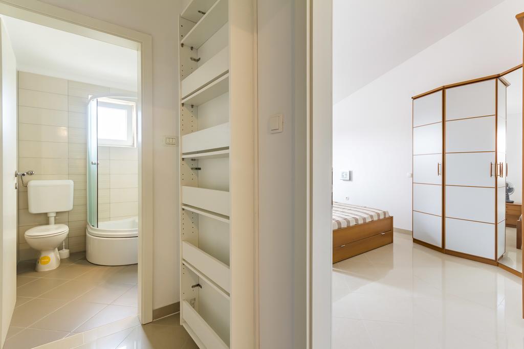 Apartments Gloria Liznjan Ngoại thất bức ảnh