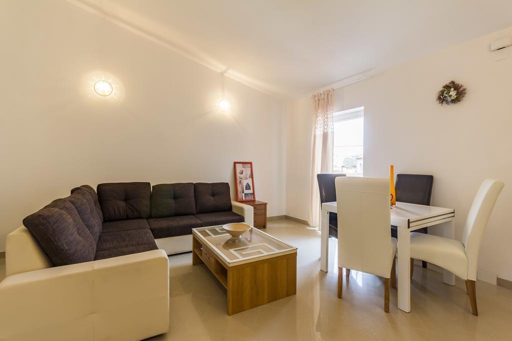 Apartments Gloria Liznjan Ngoại thất bức ảnh