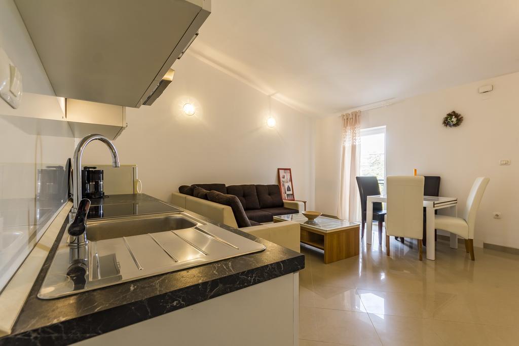 Apartments Gloria Liznjan Ngoại thất bức ảnh