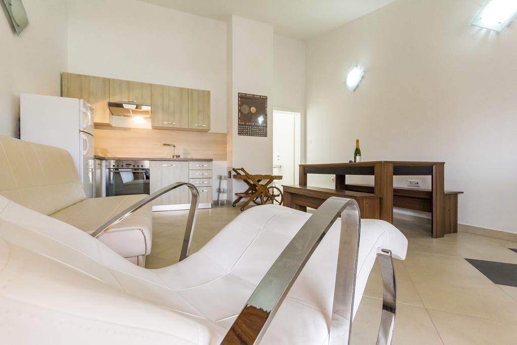 Apartments Gloria Liznjan Ngoại thất bức ảnh