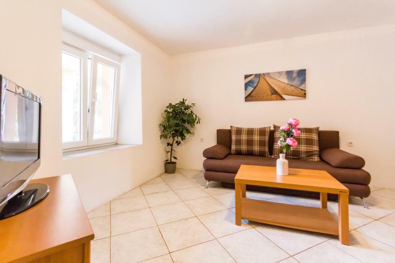 Apartments Gloria Liznjan Ngoại thất bức ảnh