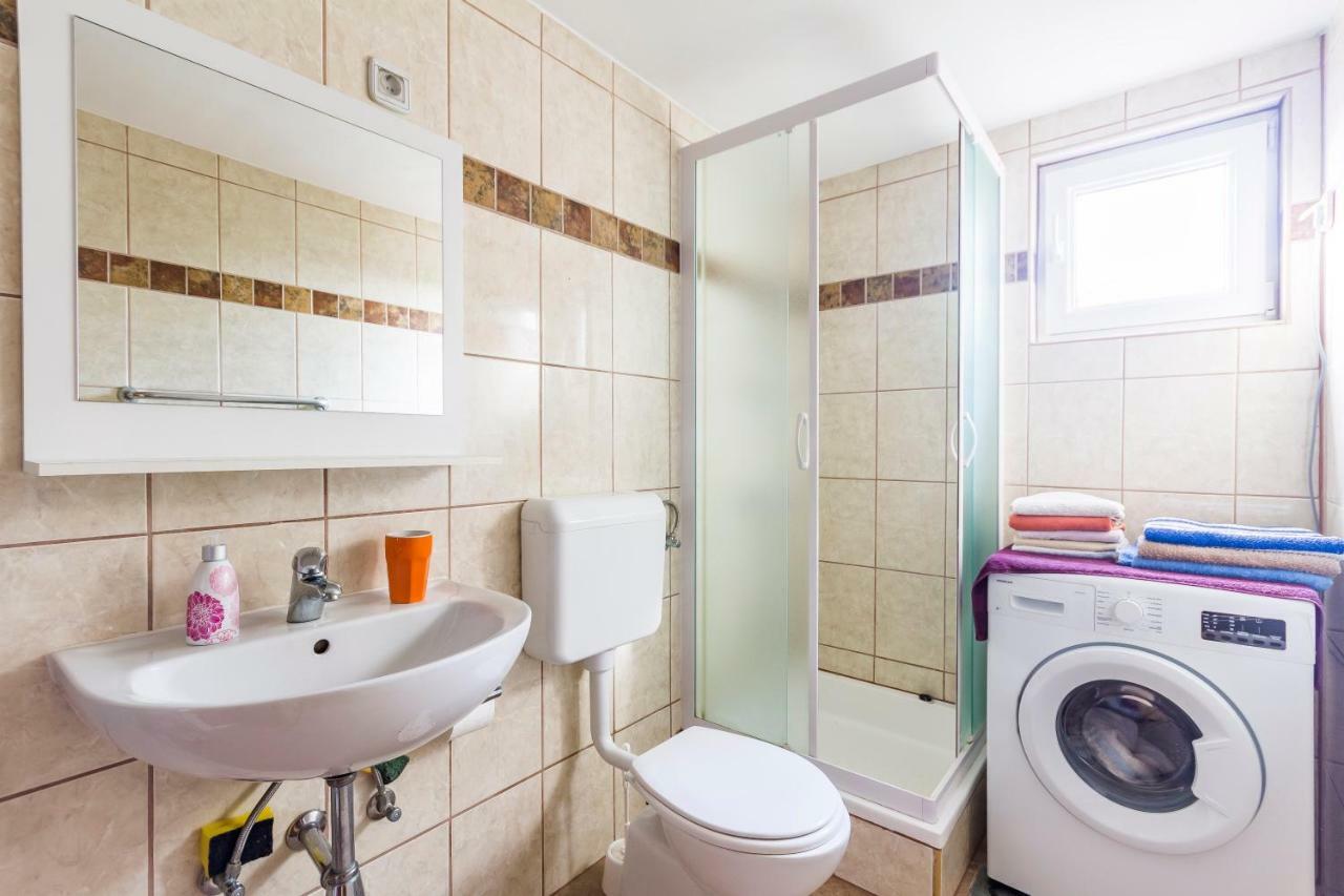 Apartments Gloria Liznjan Ngoại thất bức ảnh